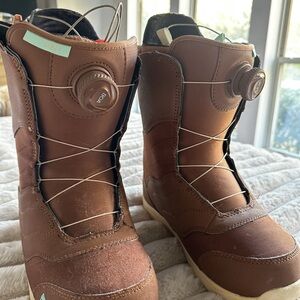 Burton Brown Lace Up Boots